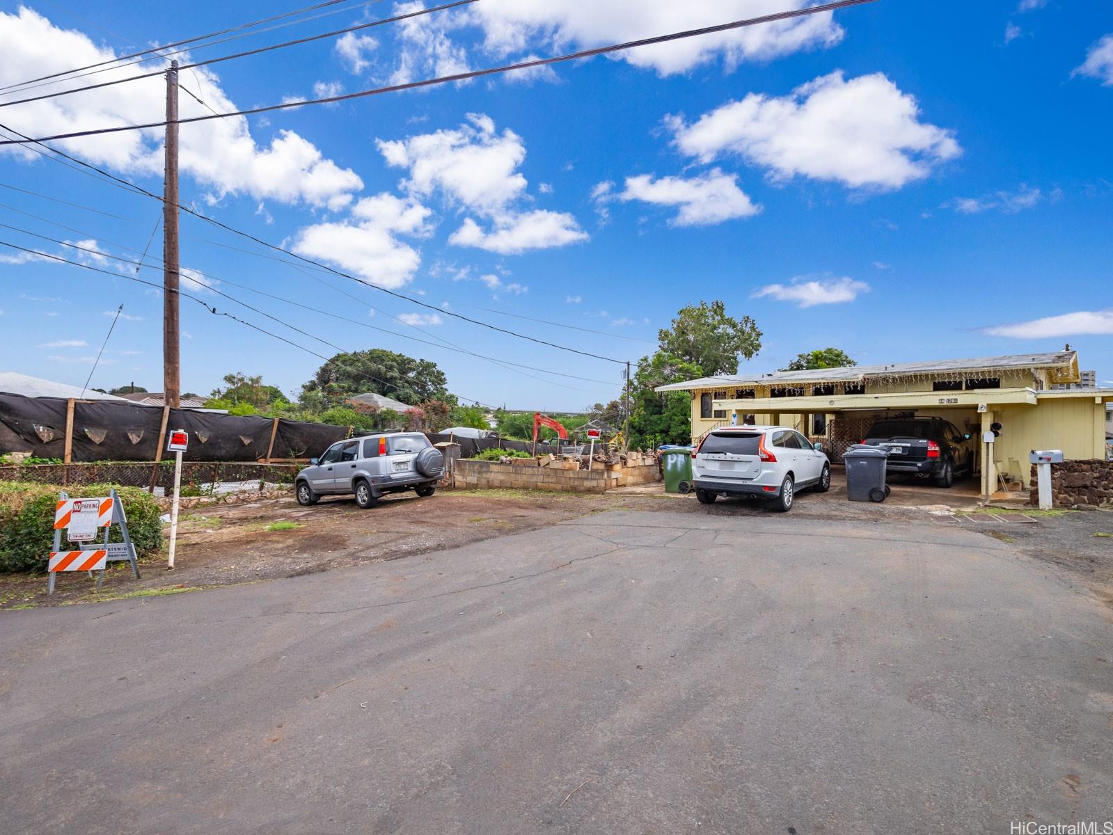 94-1201  Kaniau Pl Waipahu-lower, Waipahu home - photo 3 of 25