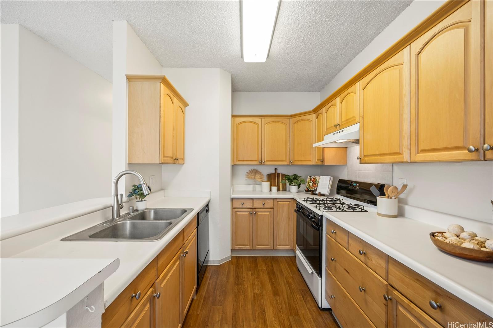 94-1255 Lumikula St townhouse # 6A, Waipahu, Hawaii - photo 7 of 25