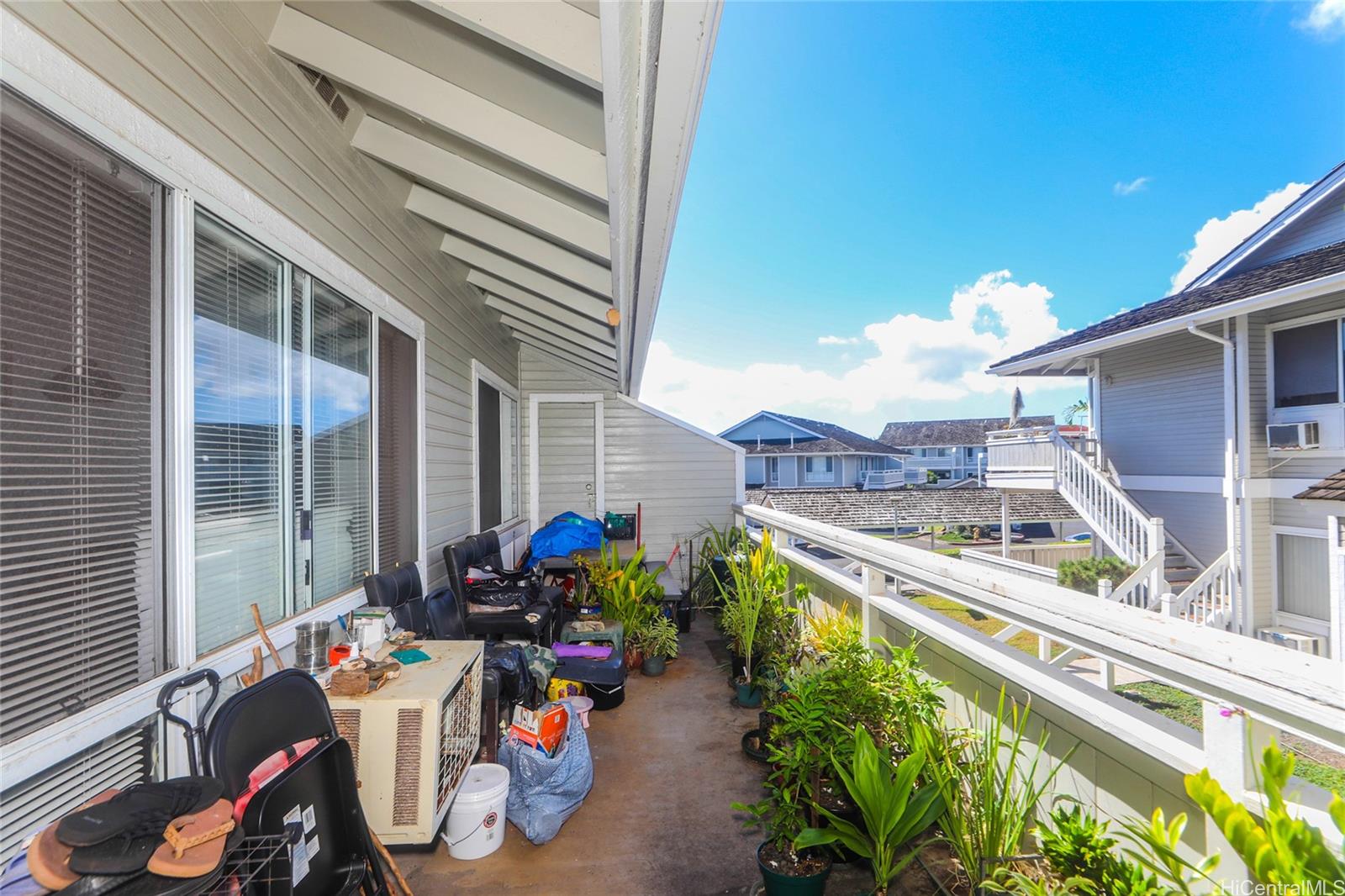 Gentry Waipio townhouse # 4U, Waipahu, Hawaii - photo 2 of 15