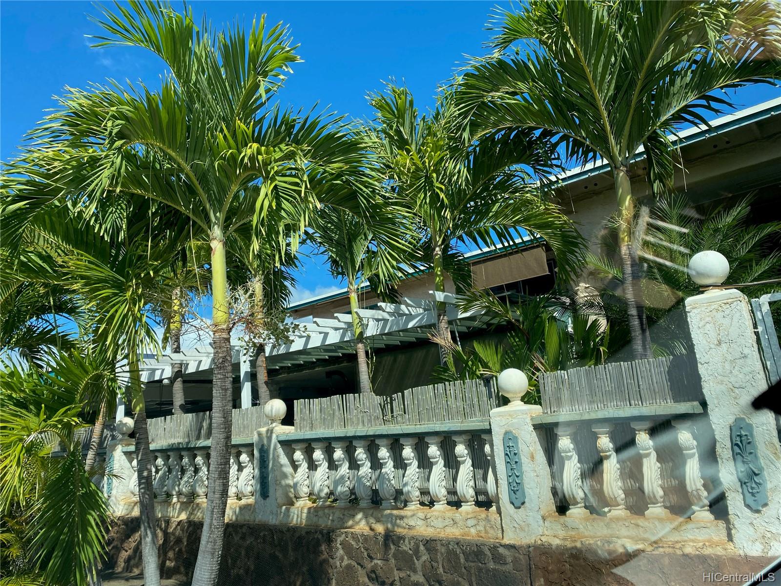 941273 Kahuanui Street , Waipahu, Hi 96797 Waipahu Triangle