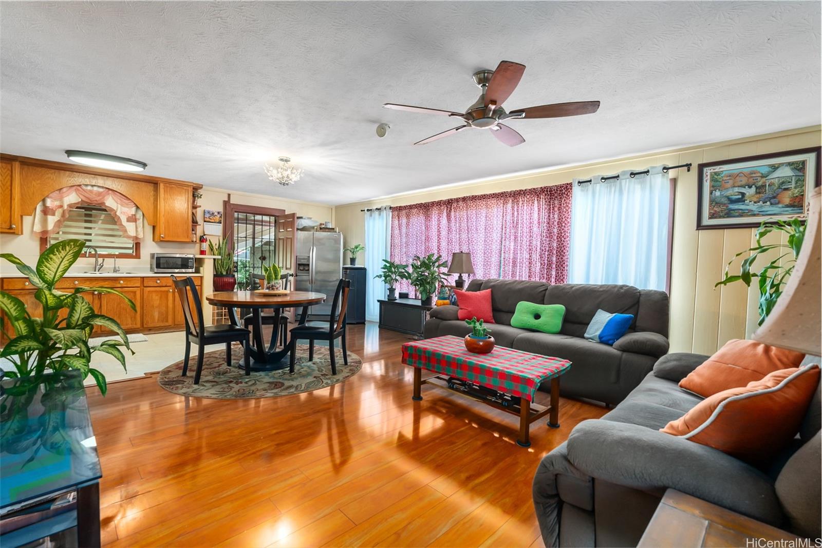 94-1334  Henokea Street Waipahu-lower, Waipahu home - photo 2 of 25