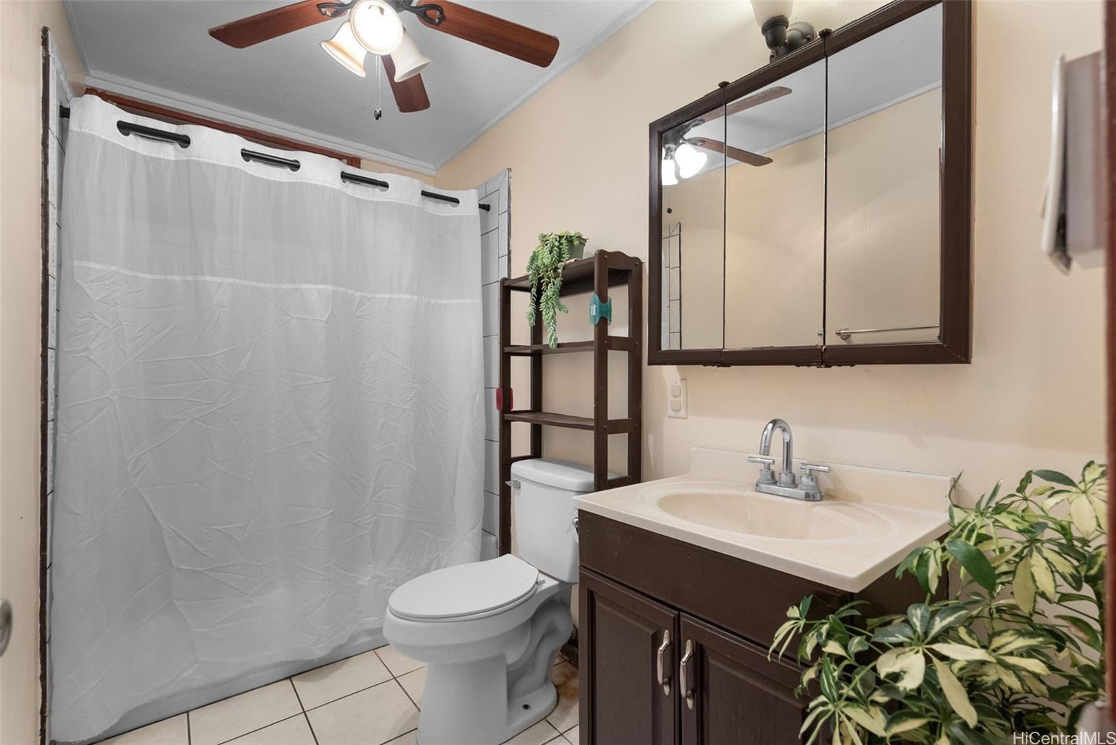 94-1334  Henokea St Waipahu-lower, Waipahu home - photo 13 of 25