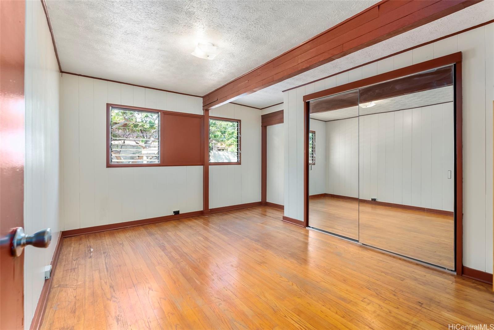 94-1334  Henokea St Waipahu-lower, Waipahu home - photo 15 of 25