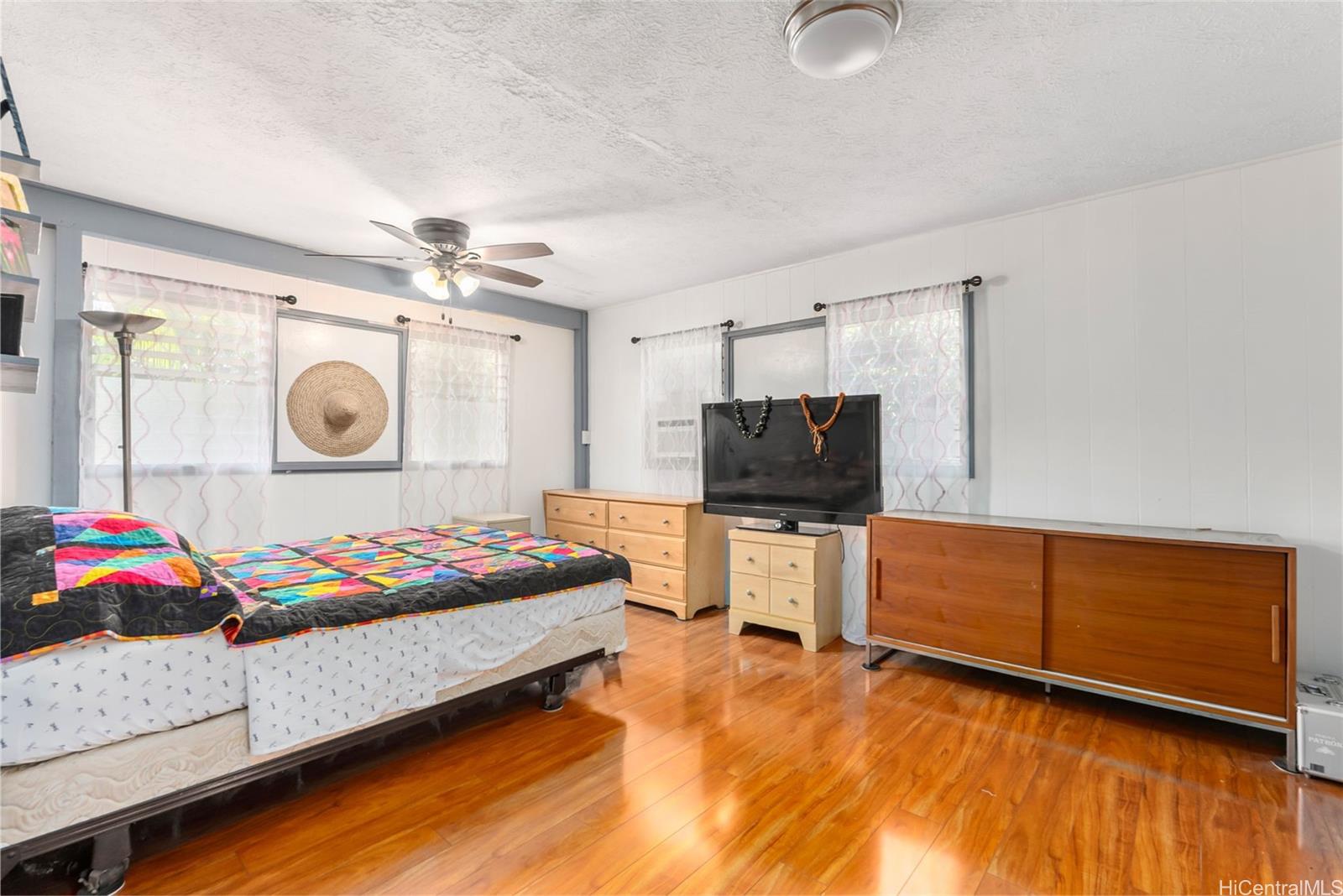 94-1334  Henokea St Waipahu-lower, Waipahu home - photo 16 of 25