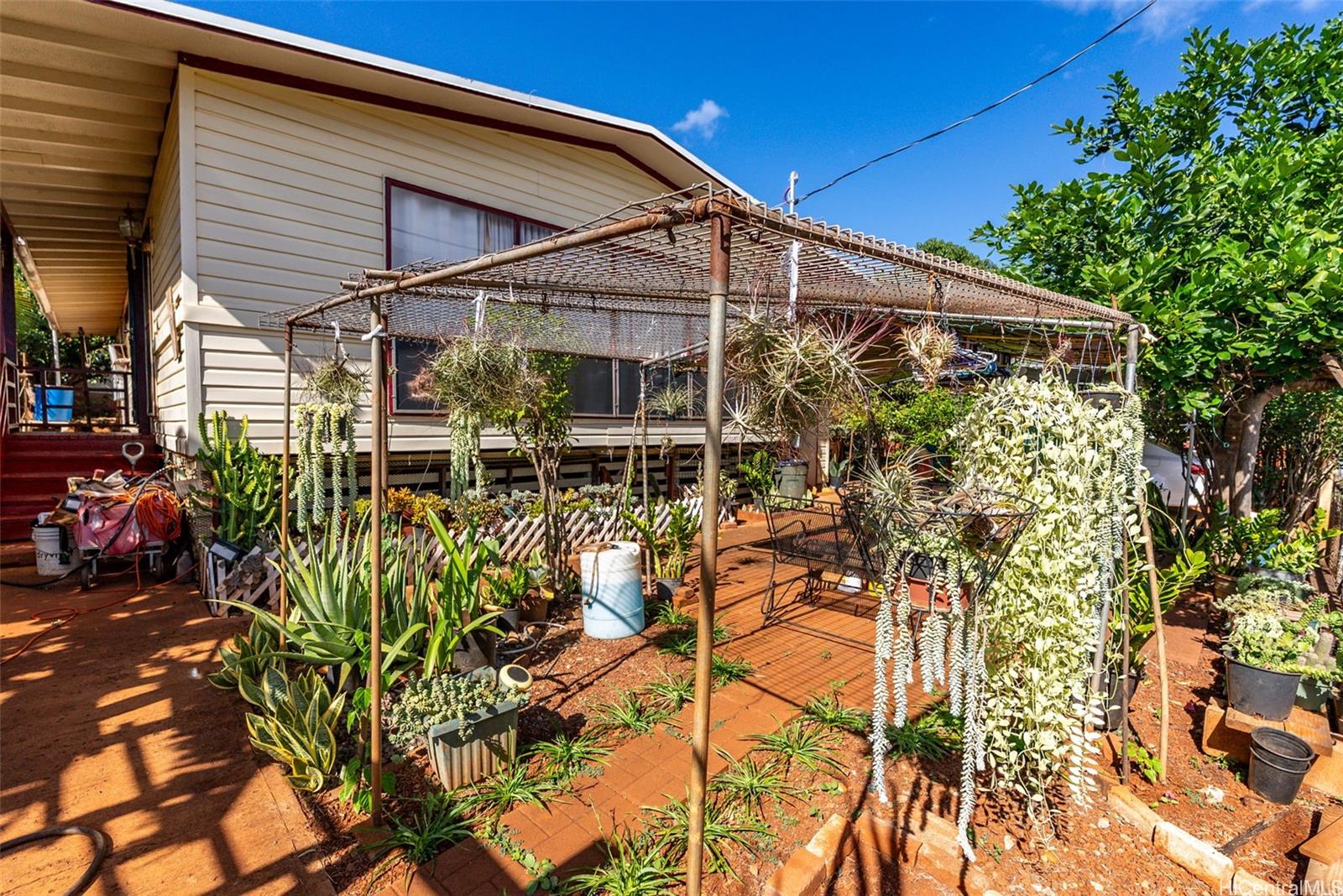 94-1334  Henokea Street Waipahu-lower, Waipahu home - photo 24 of 25