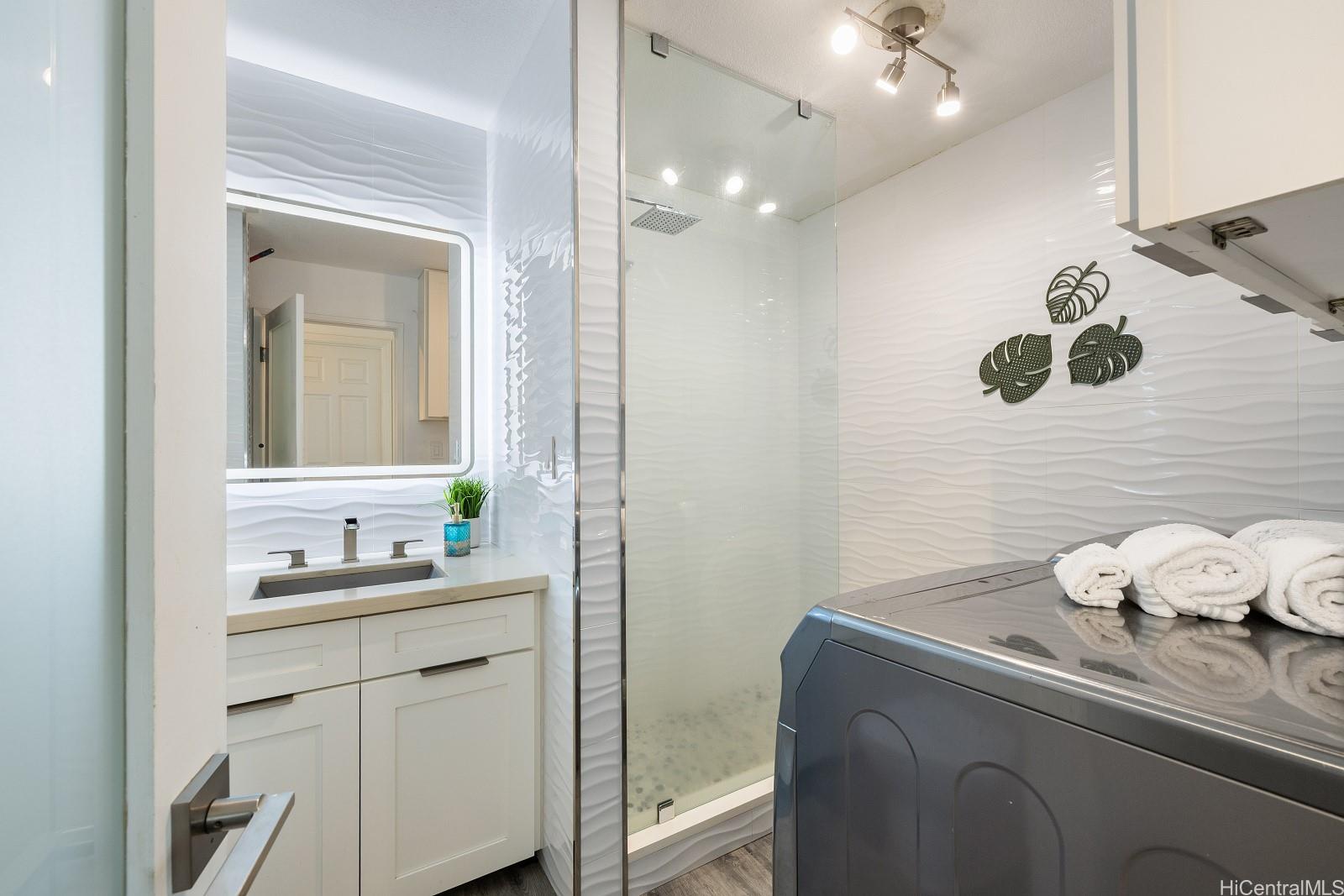 Royal Palm at Waipio I condo # 5U, Waipahu, Hawaii - photo 11 of 21