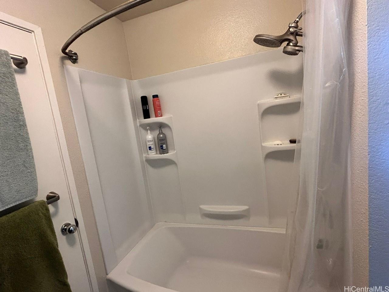 Gentry Waipio Community Assoc townhouse # 6C, Waipahu, Hawaii - photo 10 of 21