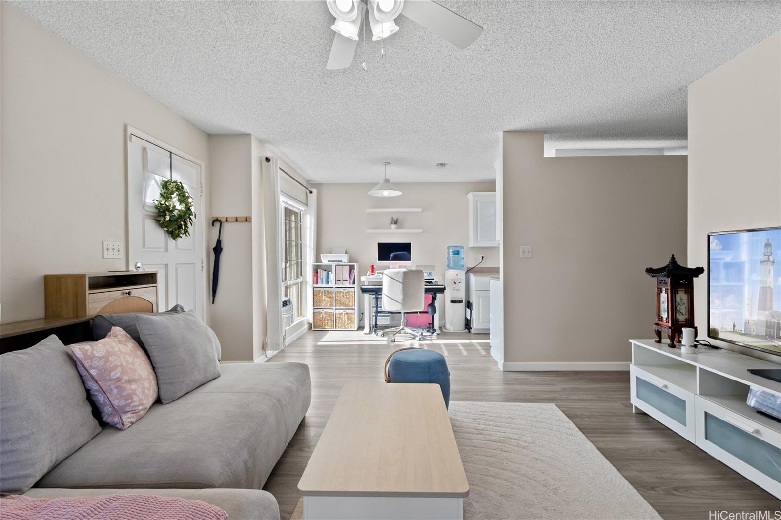 Royal Palm At Waipio I condo # 7U, Waipahu, Hawaii - photo 3 of 19