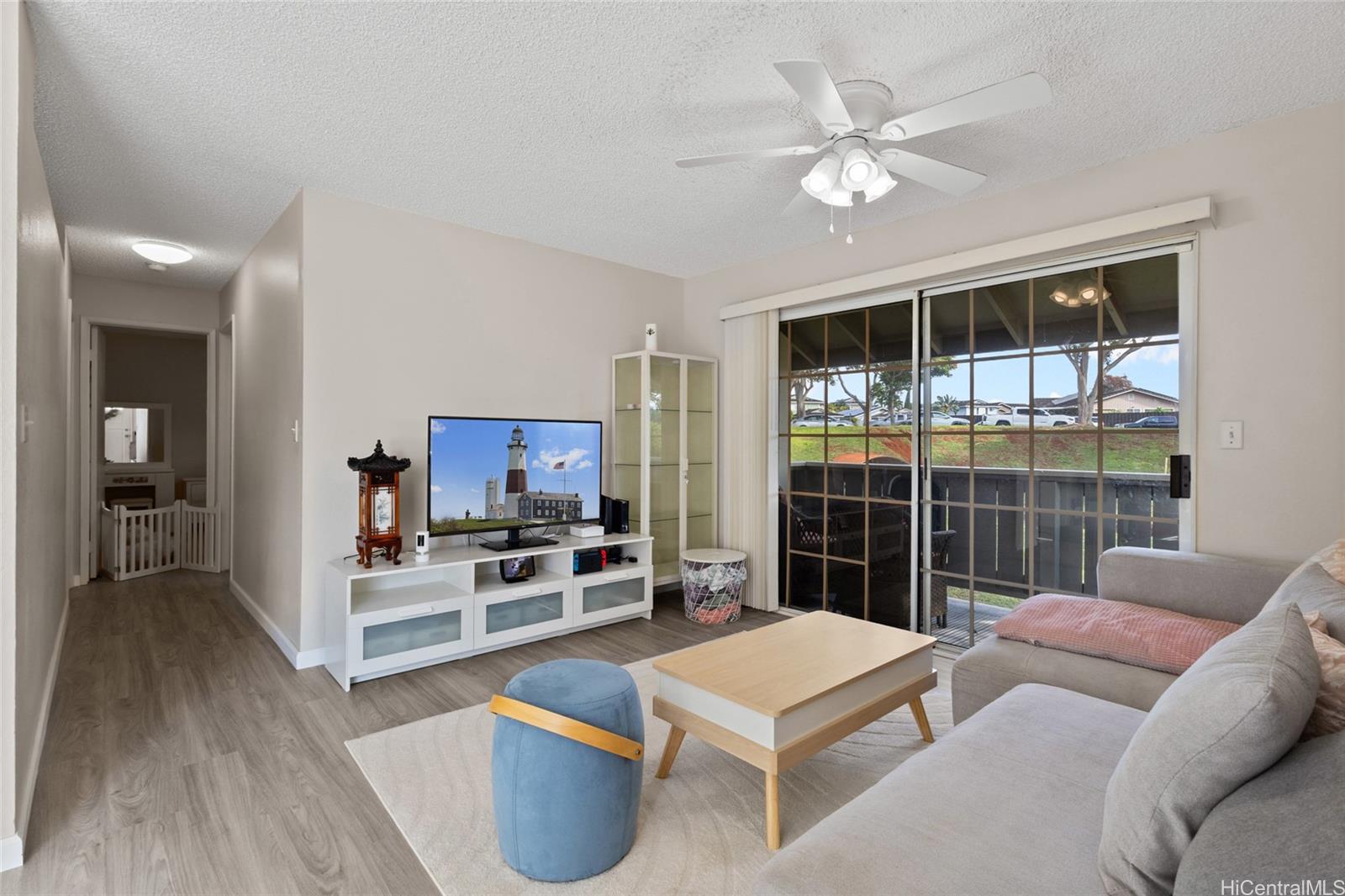 Royal Palm At Waipio I condo # 7U, Waipahu, Hawaii - photo 4 of 19