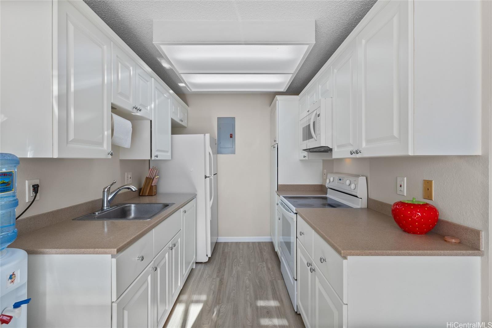 Royal Palm At Waipio I condo # 7U, Waipahu, Hawaii - photo 6 of 19