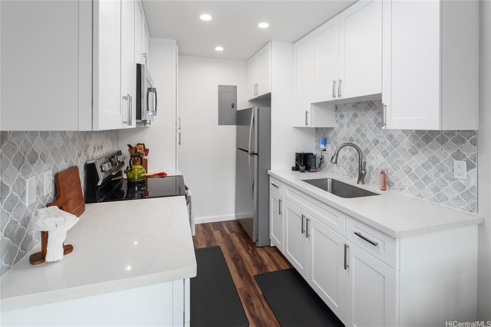 Waipio Gentry townhouse # 11C, Waipahu, Hawaii - photo 2 of 22