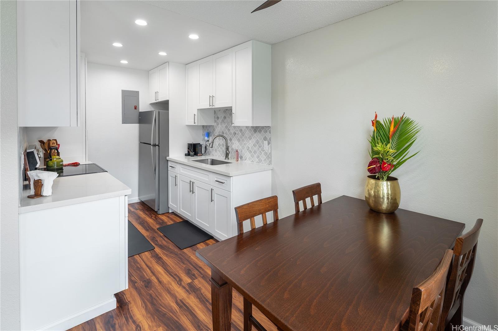 Waipio Gentry townhouse # 11C, Waipahu, Hawaii - photo 4 of 22