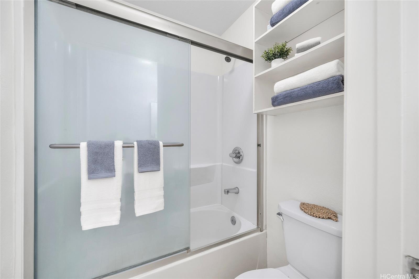 Gentry Waipio townhouse # 26R, Waipahu, Hawaii - photo 14 of 17