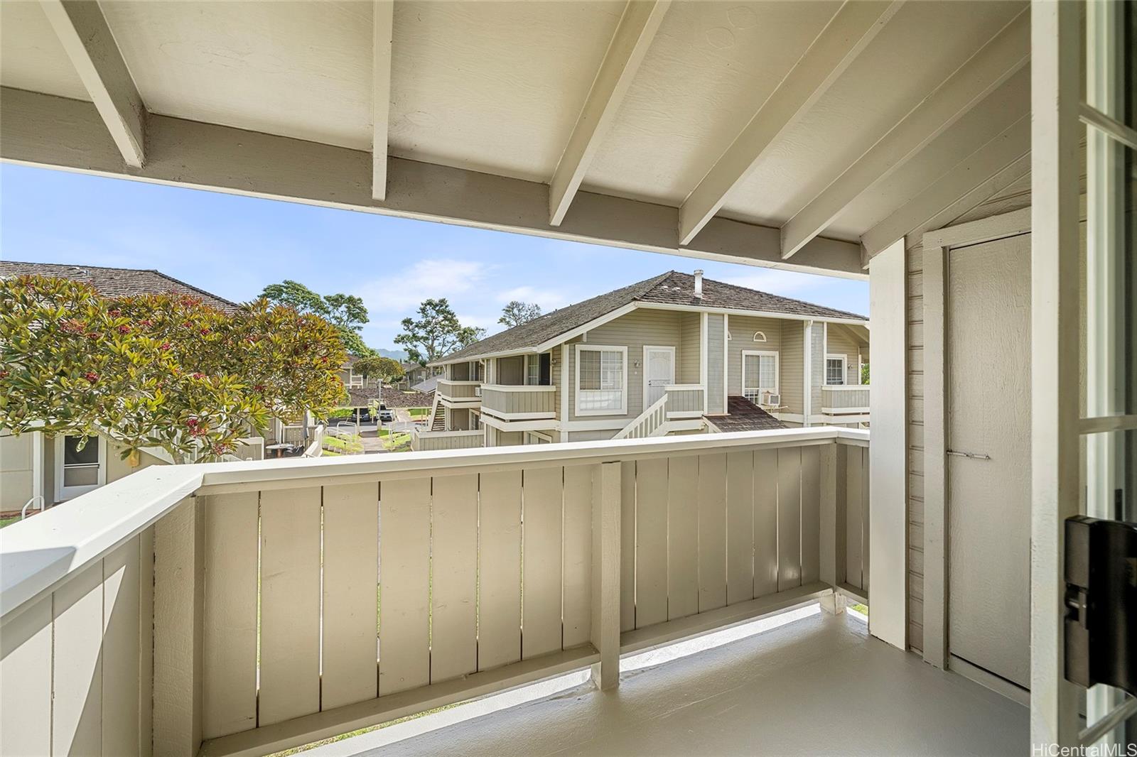 Gentry Waipio townhouse # 26R, Waipahu, Hawaii - photo 16 of 17