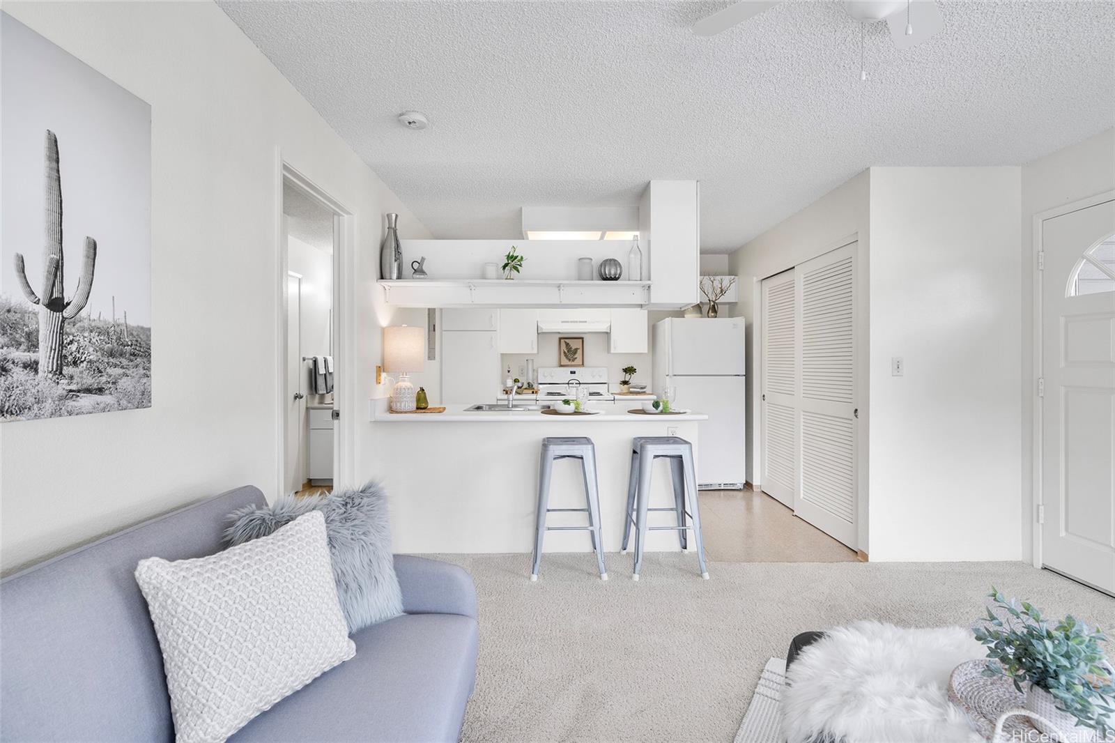 Gentry Waipio townhouse # 26R, Waipahu, Hawaii - photo 5 of 17