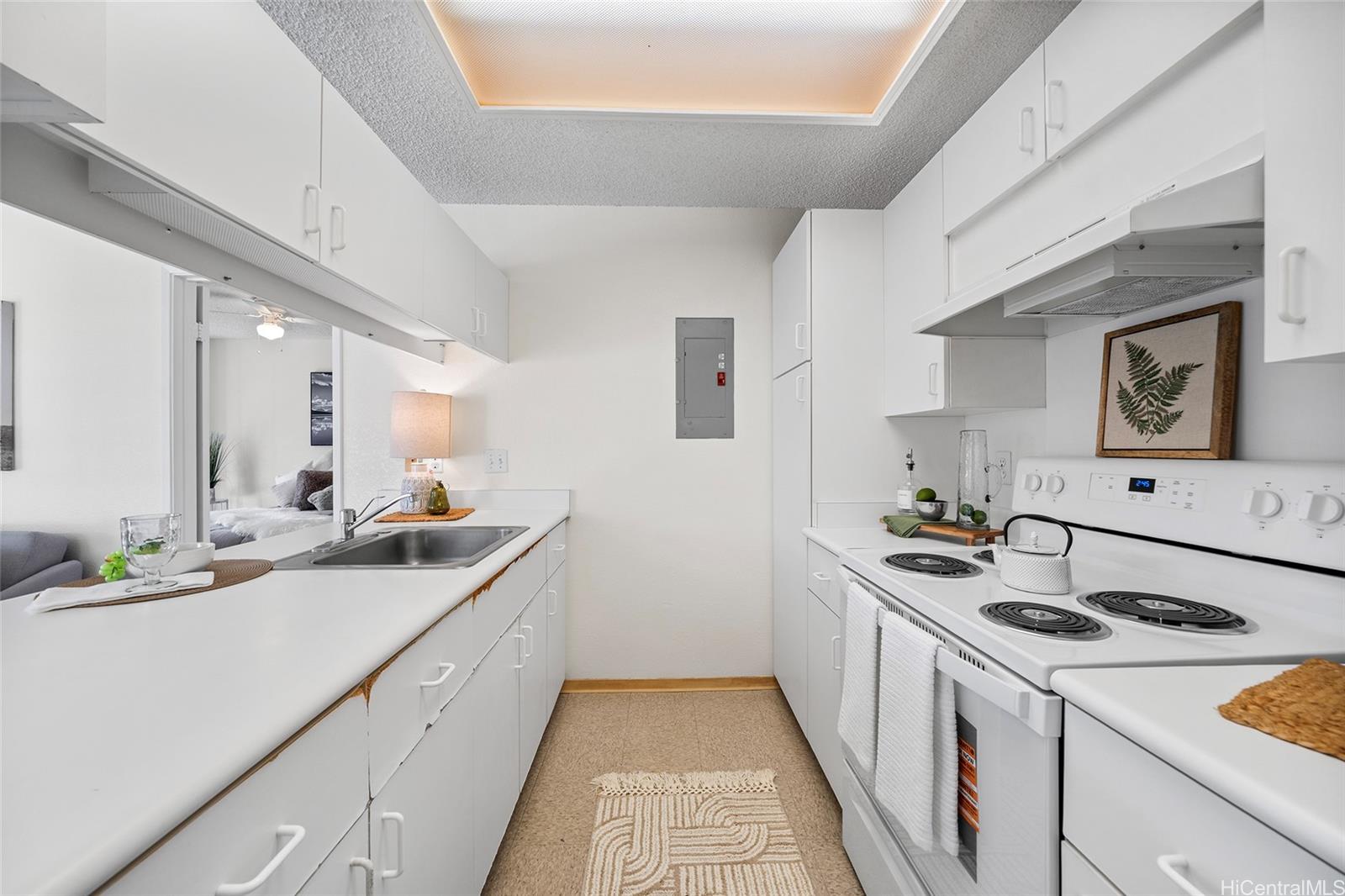 Gentry Waipio townhouse # 26R, Waipahu, Hawaii - photo 8 of 17