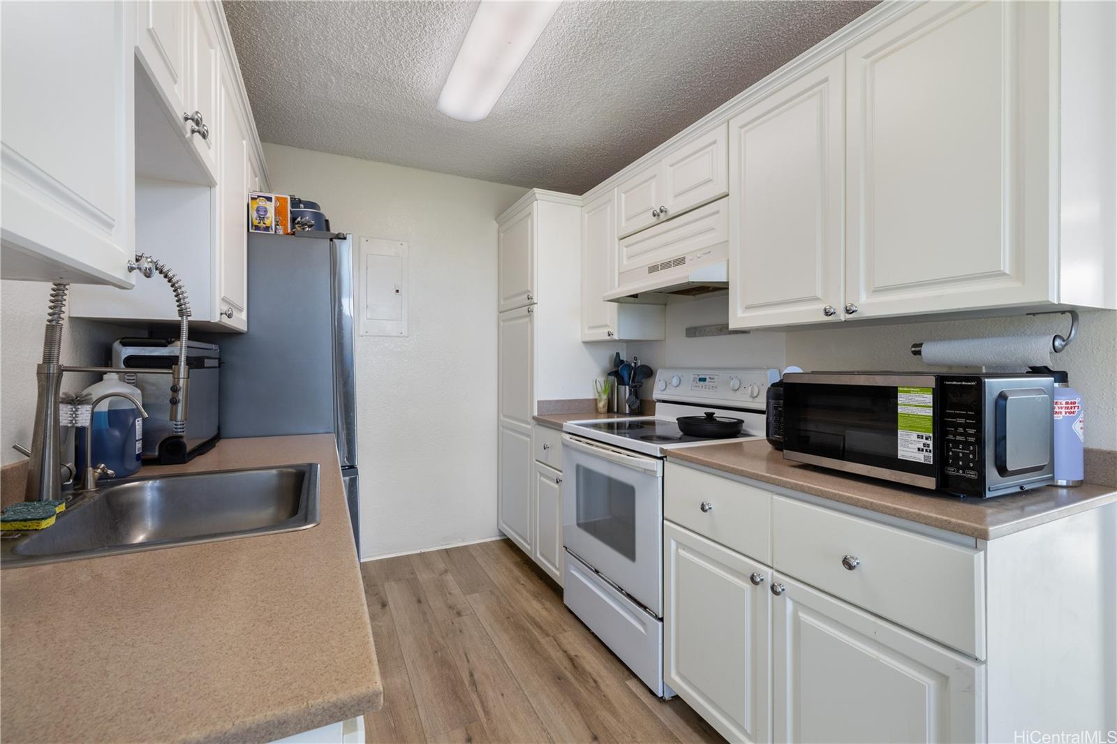 Royal Palm At Waipio V condo # 41D, Waipahu, Hawaii - photo 6 of 25