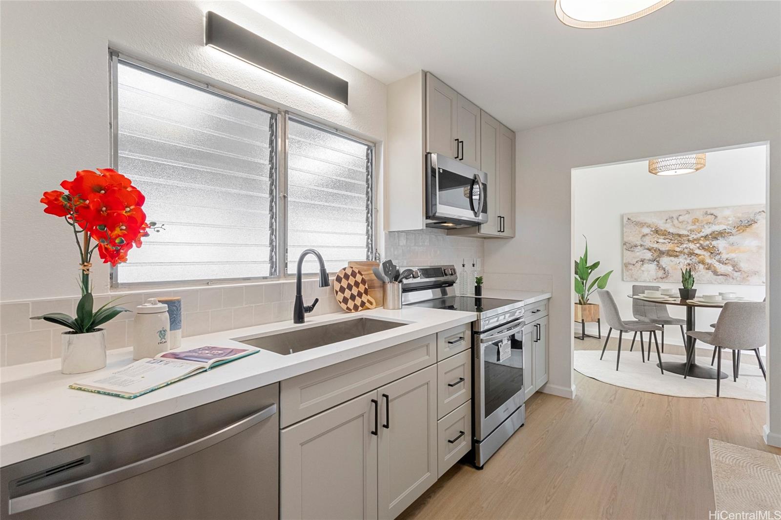 94-140  Kupuohi Place Village Park, Waipahu home - photo 6 of 25