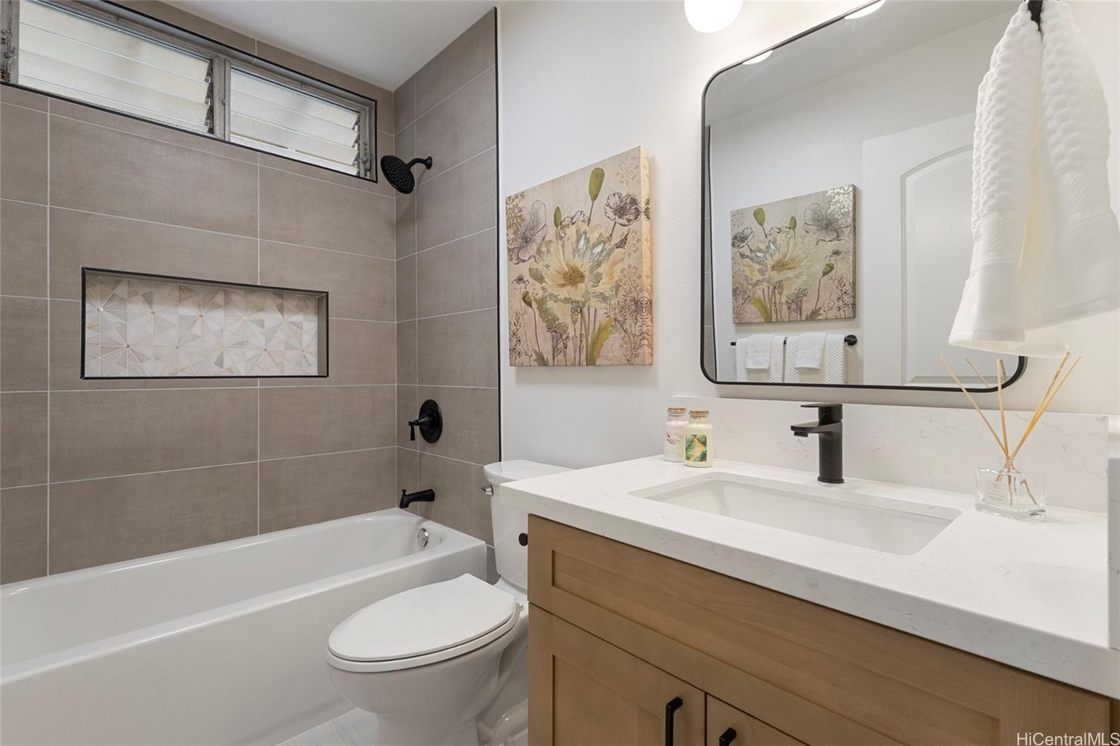 94-140  Kupuohi Place Village Park, Waipahu home - photo 9 of 25