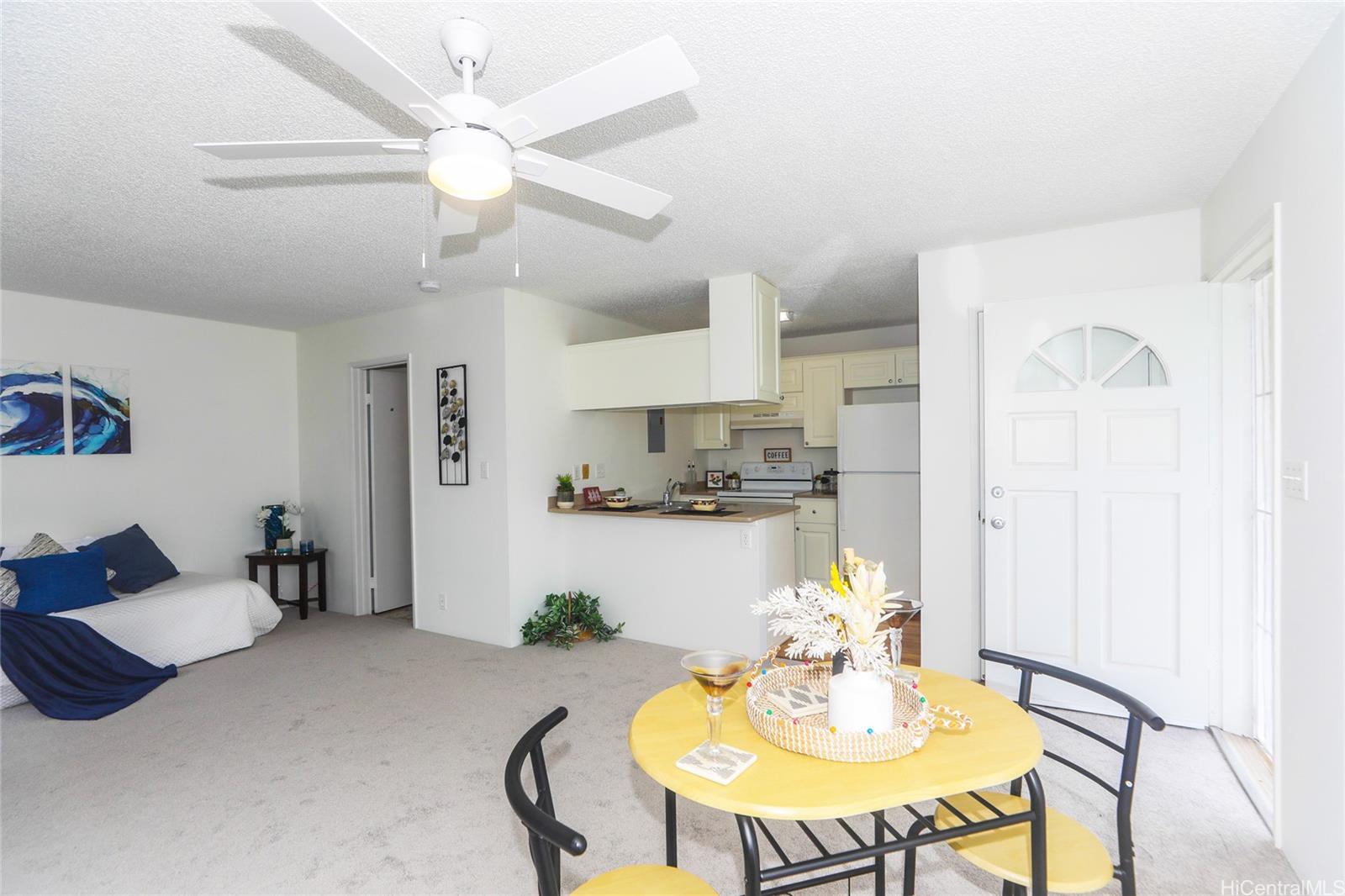 Gentry Waipio Community Association townhouse # 29B, Waipahu, Hawaii - photo 2 of 25