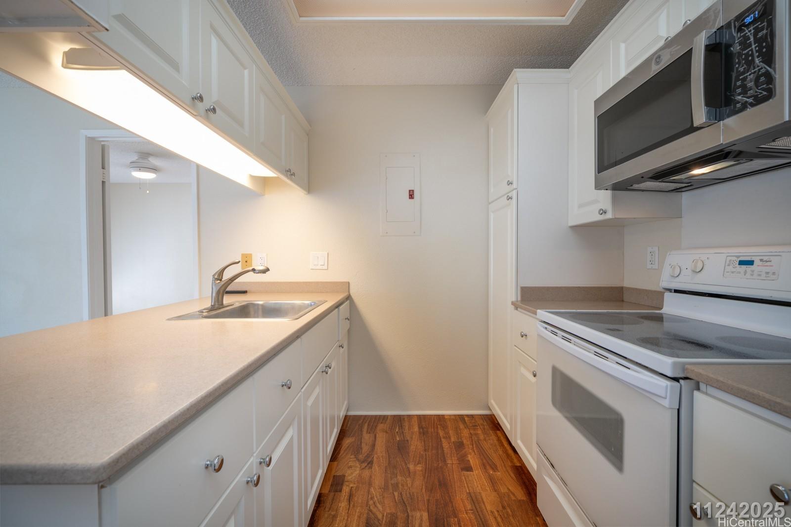 94-1405 Polani St Waipahu - Rental - photo 15 of 19