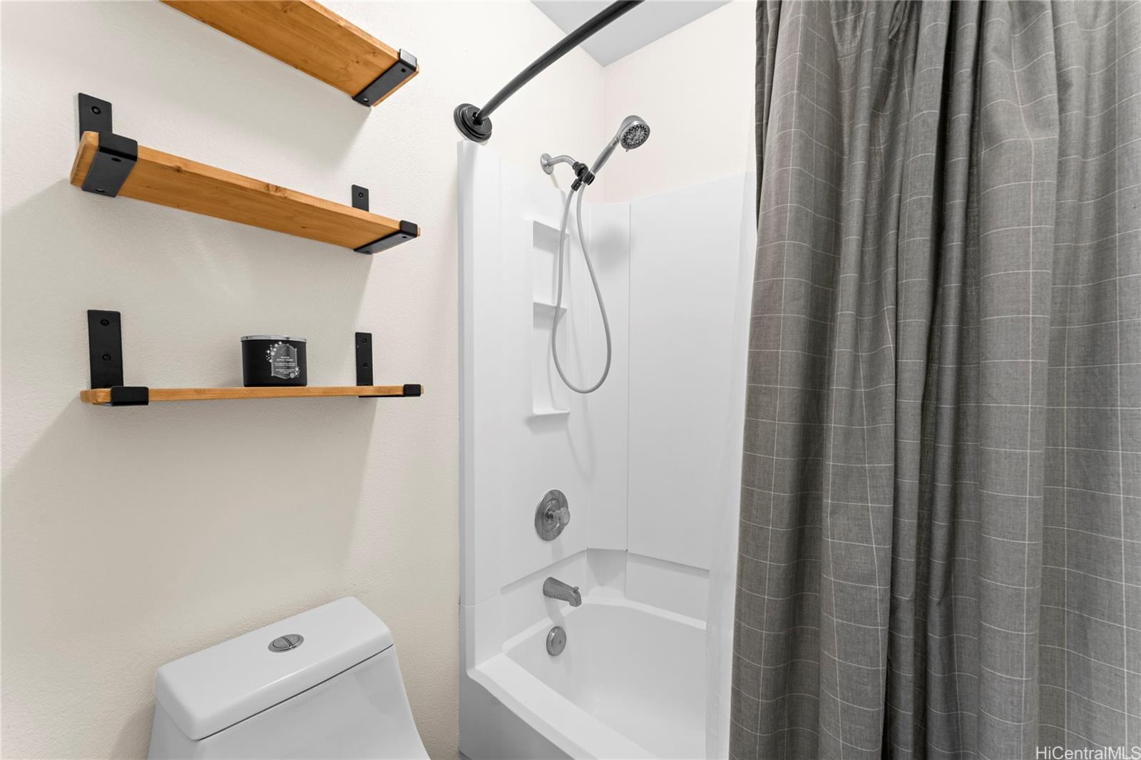 Royal Palm at Waipio 3 condo # 24W, Waipahu, Hawaii - photo 16 of 25