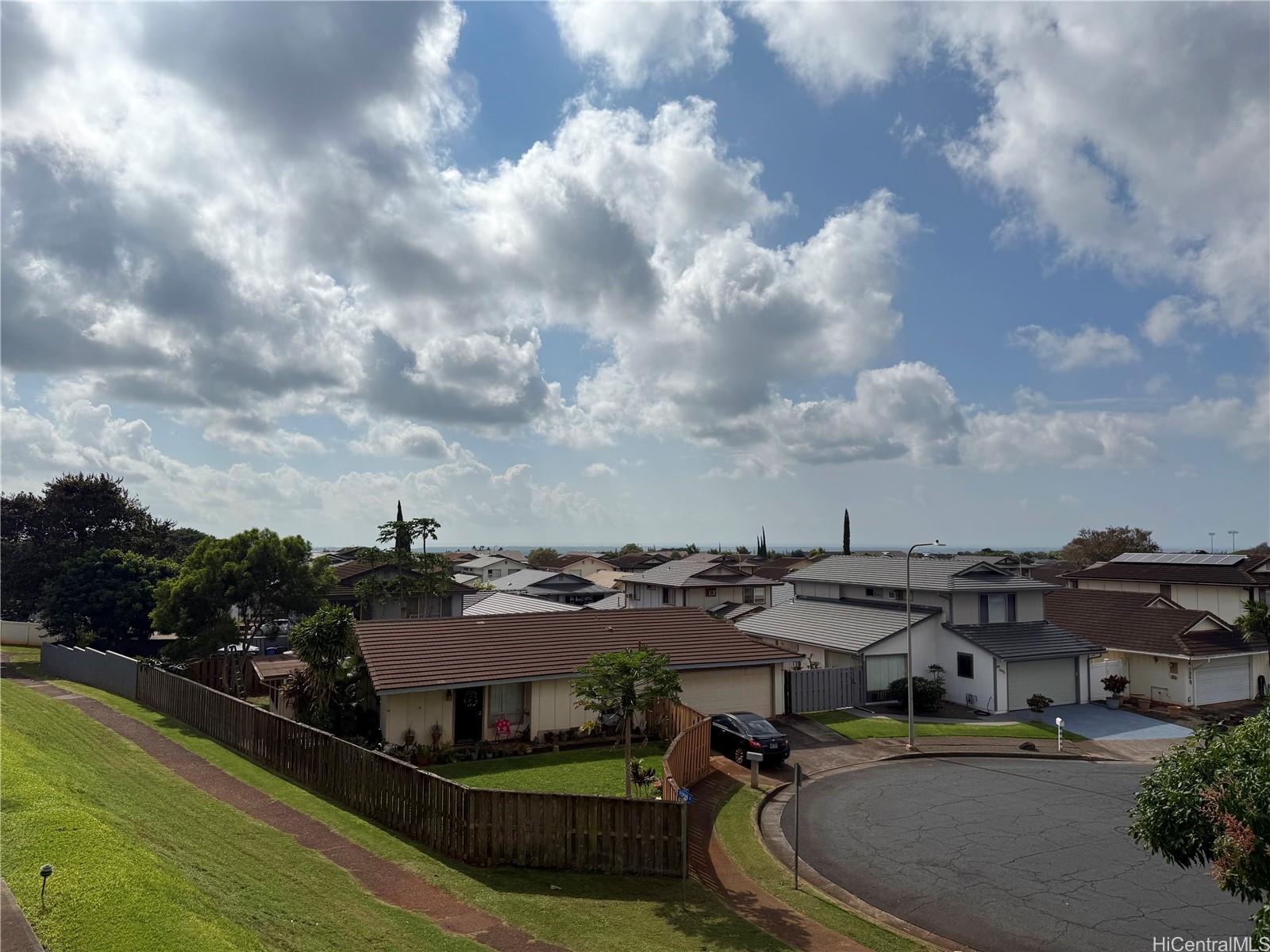 Gentry Waipio townhouse # 37S, Waipahu, Hawaii - photo 13 of 18