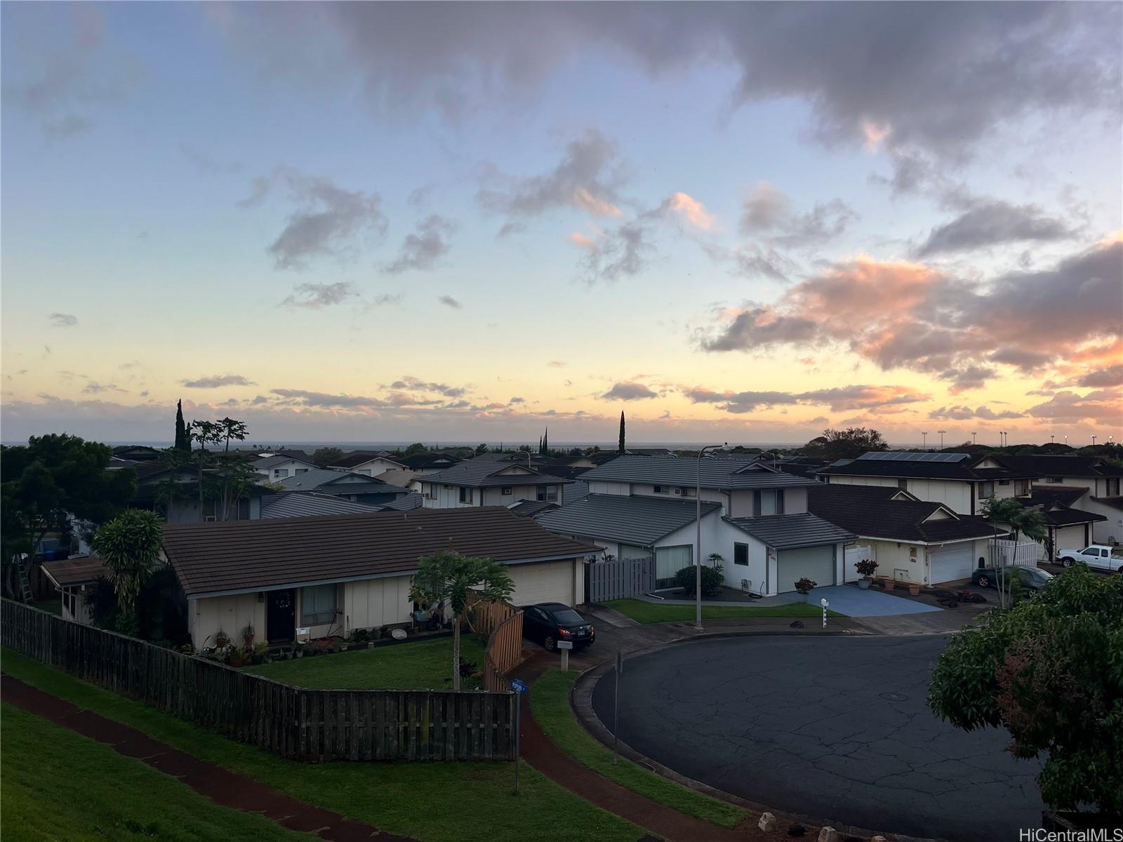 Gentry Waipio townhouse # 37S, Waipahu, Hawaii - photo 14 of 18