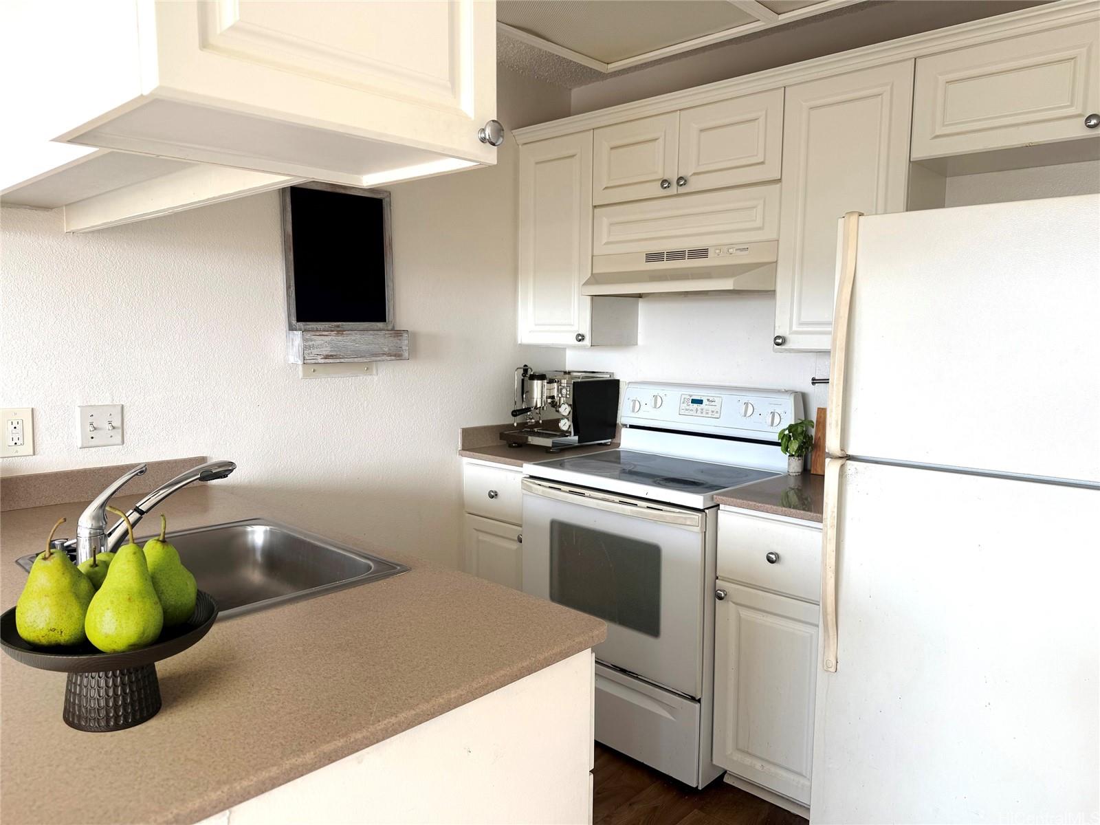 Gentry Waipio townhouse # 37S, Waipahu, Hawaii - photo 3 of 18