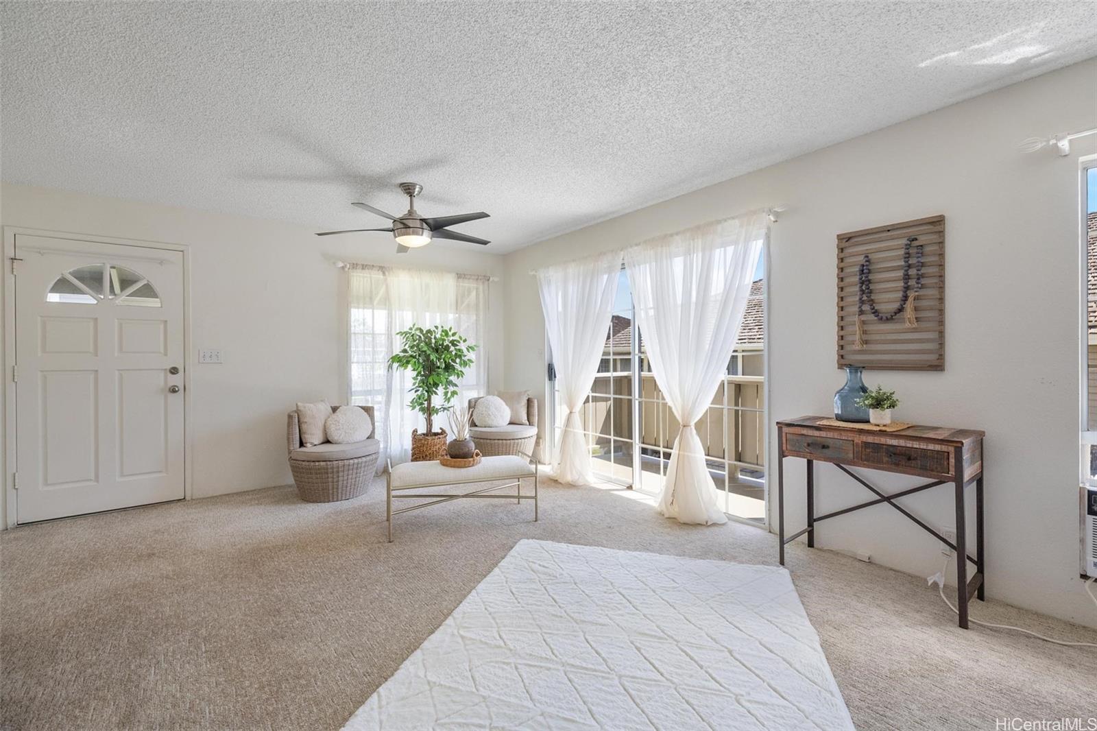 Gentry Waipio townhouse # 33V, Waipahu, Hawaii - photo 2 of 16