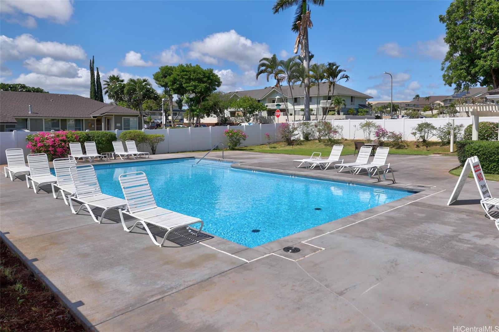 Gentry Waipio townhouse # 33V, Waipahu, Hawaii - photo 14 of 16