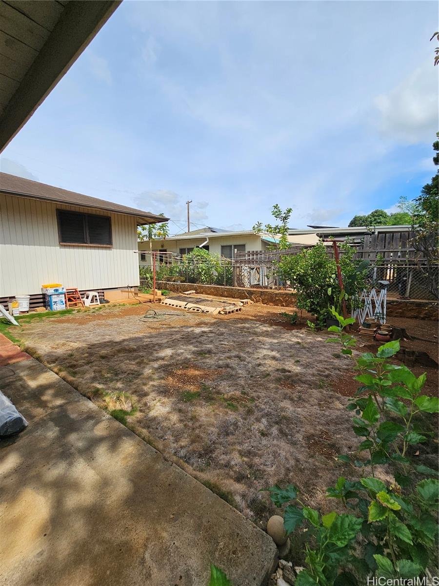 94-143  Awamoku Street Waipahu-lower, Waipahu home - photo 15 of 17
