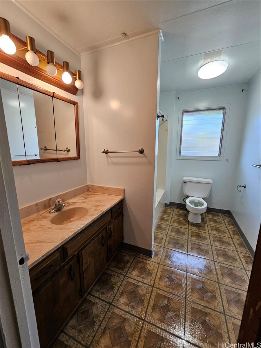 94-143  Awamoku Street Waipahu-lower, Waipahu home - photo 10 of 17