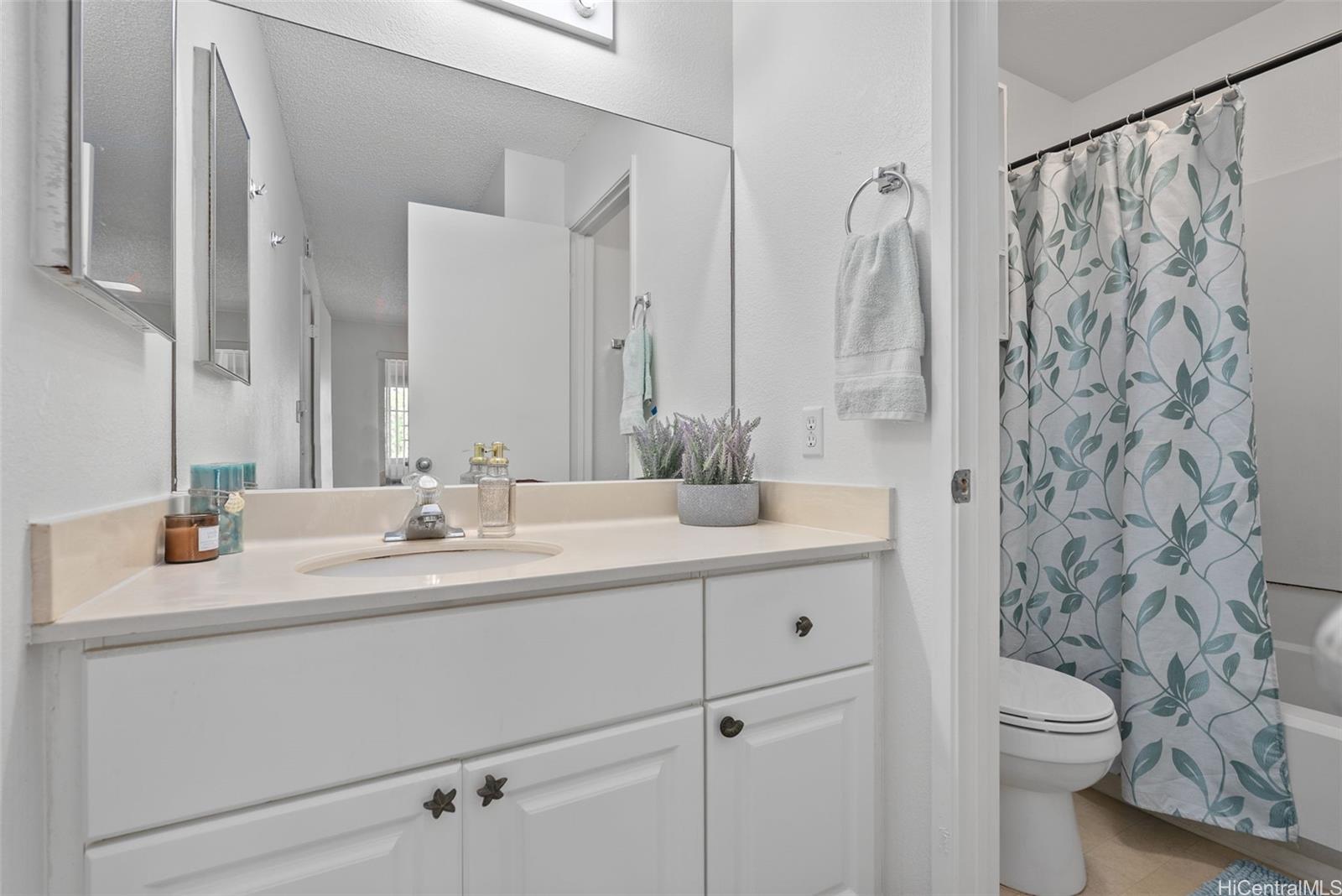 Royal Palm At Waipio IV condo # 31W, Waipahu, Hawaii - photo 17 of 25