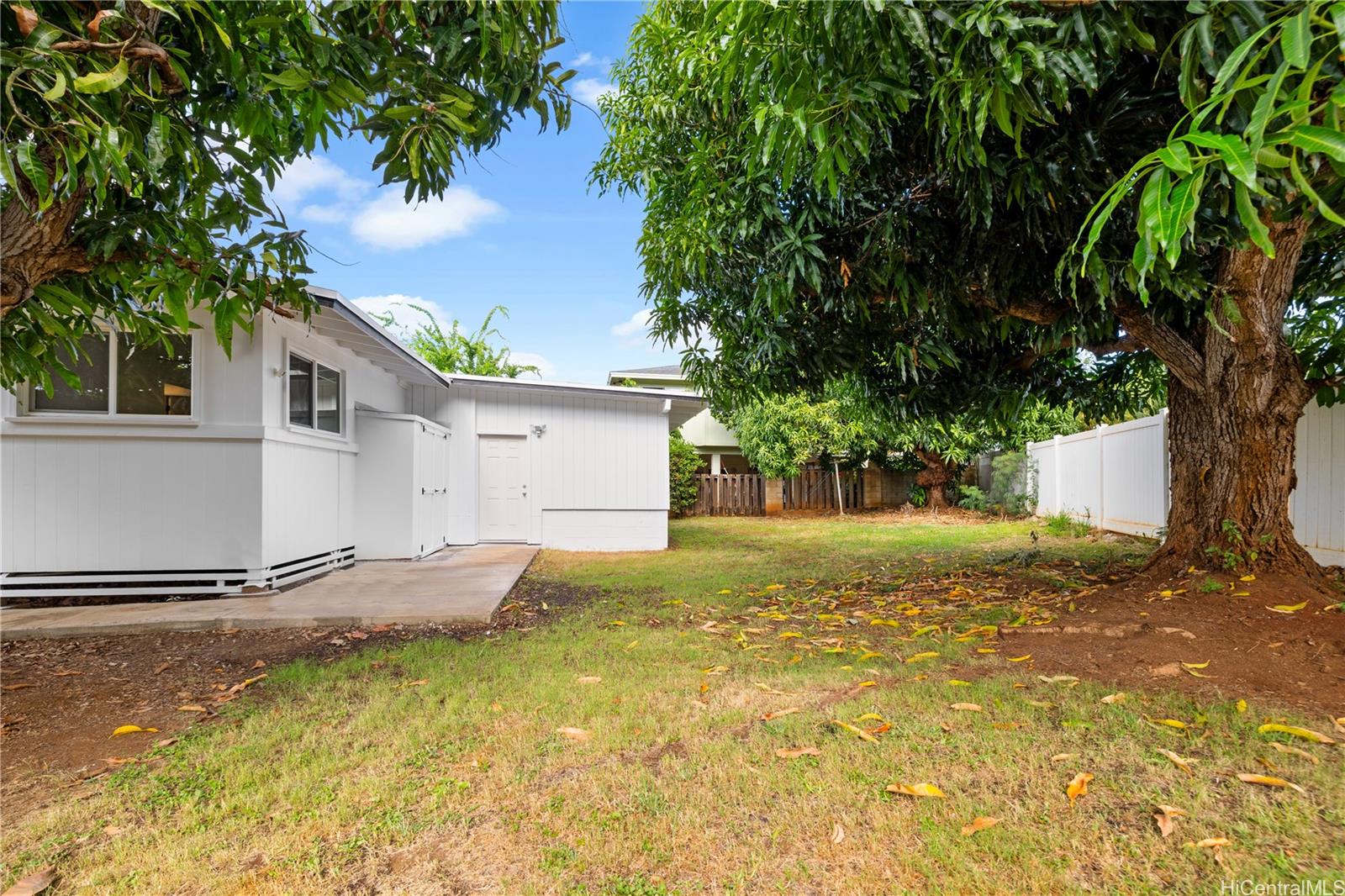 94-145  Awalai Pl Waipahu-lower, Waipahu home - photo 14 of 23