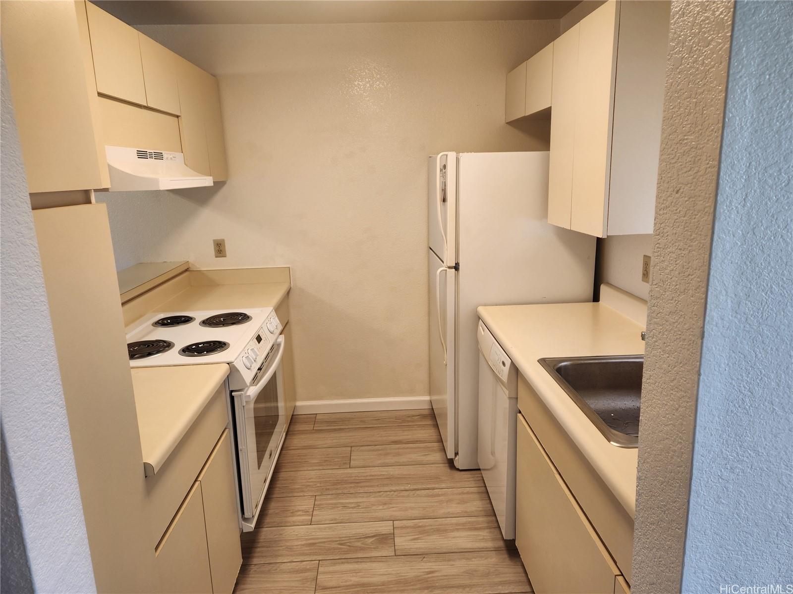 94-1461 Waipio Uka St Waipahu - Rental - photo 3 of 19