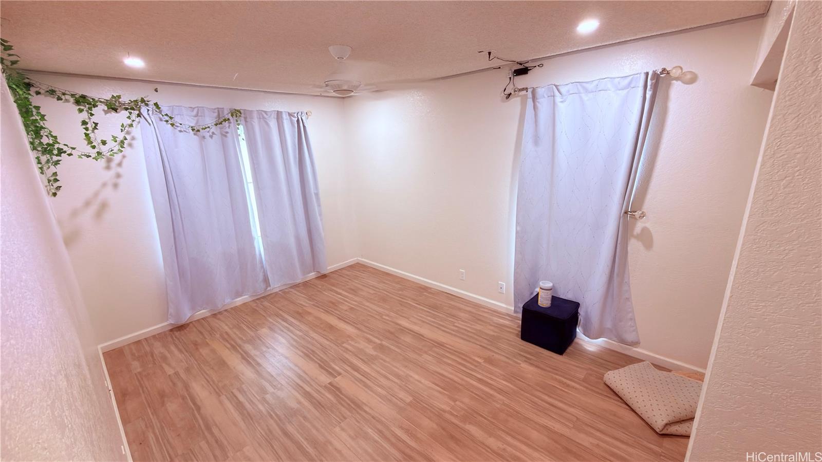 94-148 Kuanalio Place Mililani - Rental - photo 7 of 11