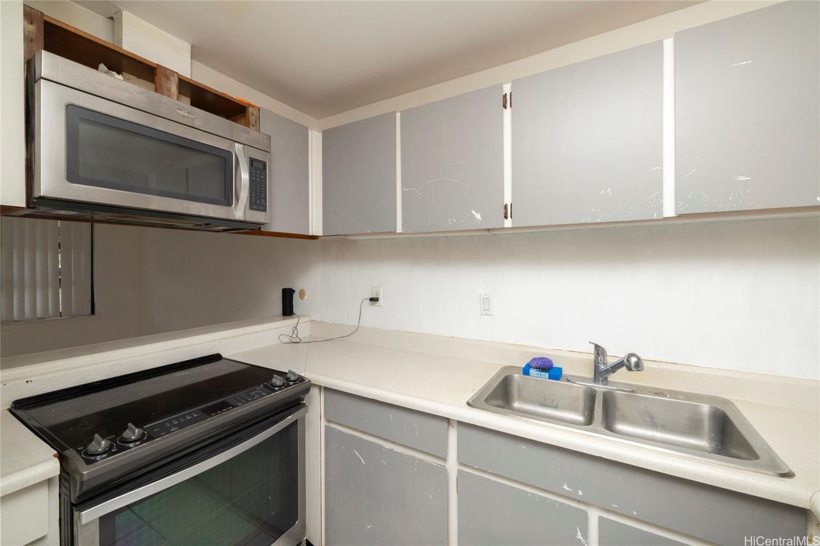 MTA townhouse # 513, Mililani, Hawaii - photo 3 of 24