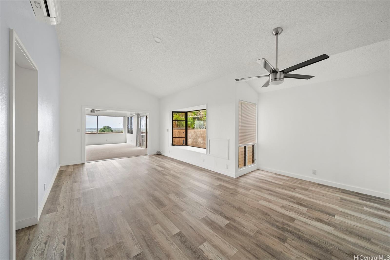 94-165  Kupuohi Place Village Park, Waipahu home - photo 2 of 15