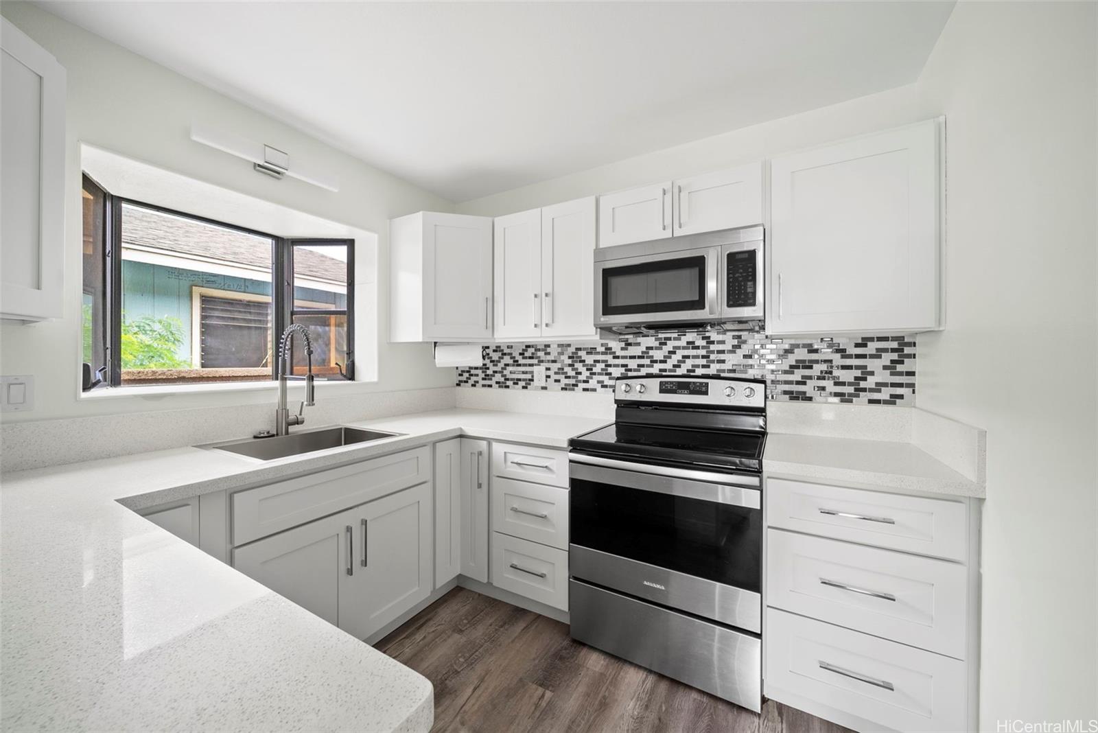 94-165  Kupuohi Place Village Park, Waipahu home - photo 5 of 15