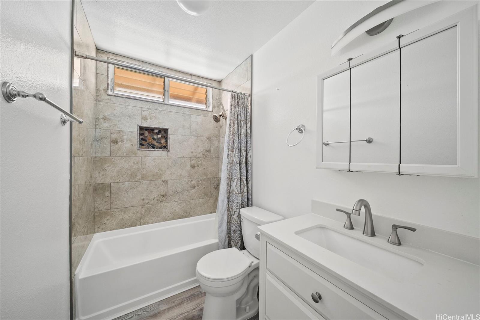 94-165  Kupuohi Place Village Park, Waipahu home - photo 9 of 15