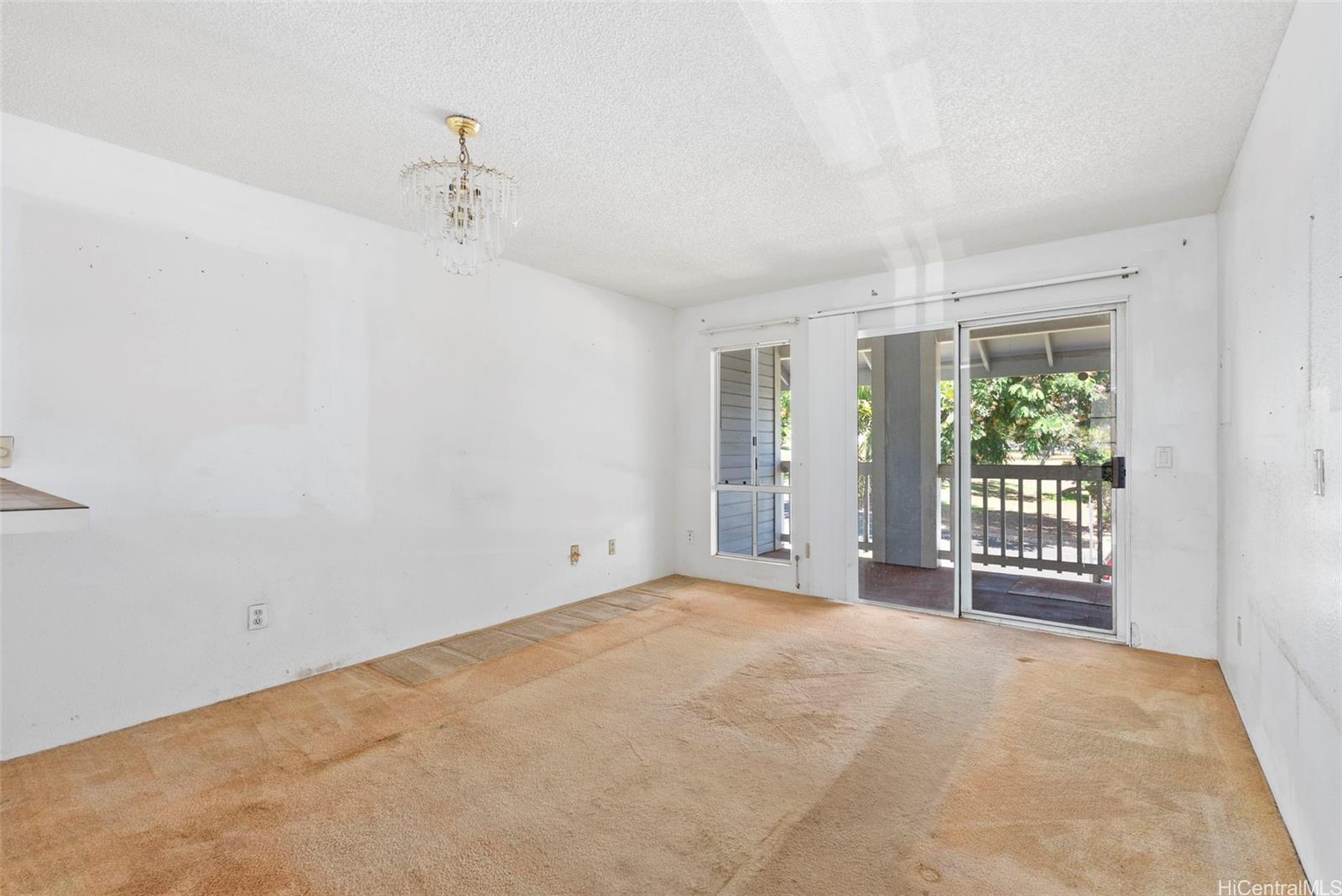 Waikele Community Assn. townhouse # E202, Waipahu, Hawaii - photo 2 of 25