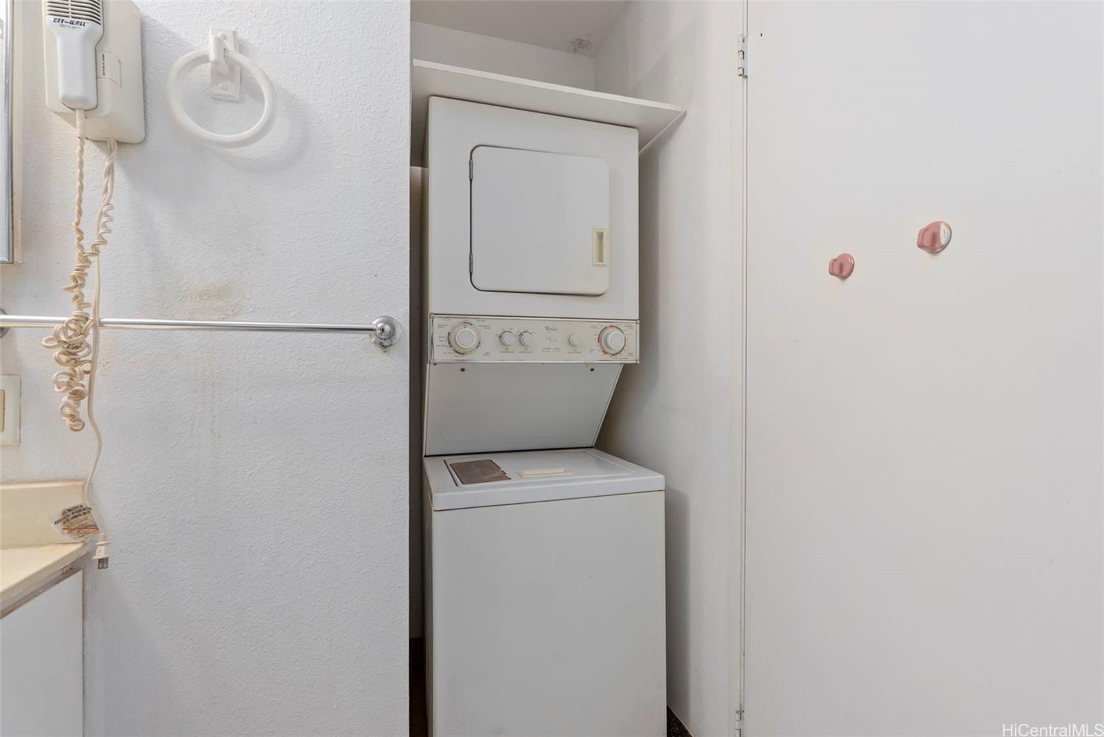 Waikele Community Assn. townhouse # E202, Waipahu, Hawaii - photo 19 of 25