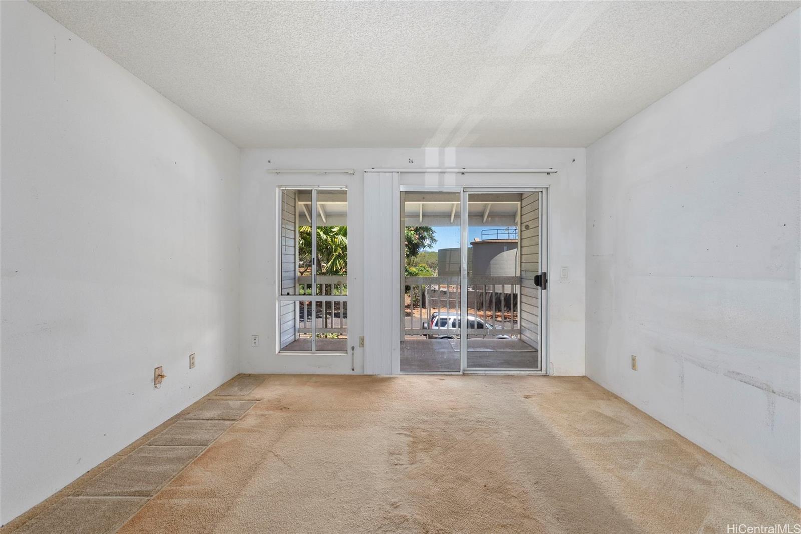 Waikele Community Assn. townhouse # E202, Waipahu, Hawaii - photo 6 of 25