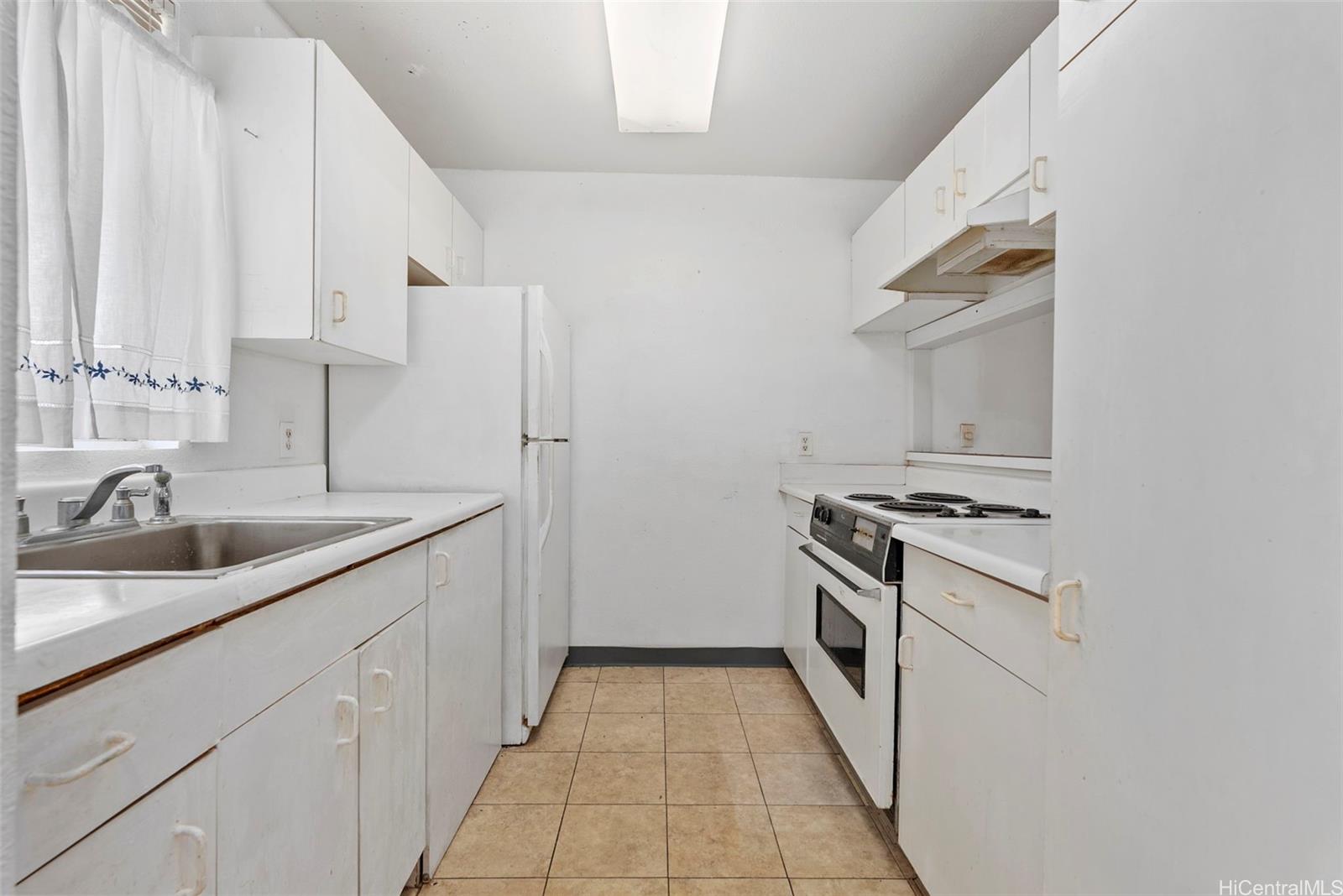 Waikele Community Assn. townhouse # E202, Waipahu, Hawaii - photo 7 of 25