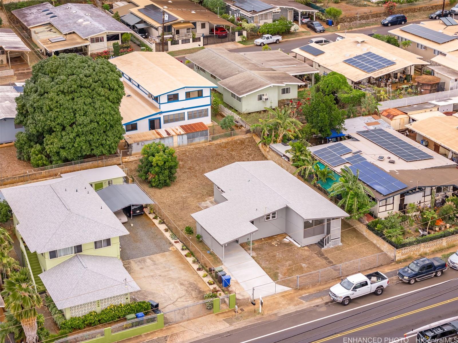 94-202  Waipahu St Robinson Heights, Waipahu home - photo 3 of 21