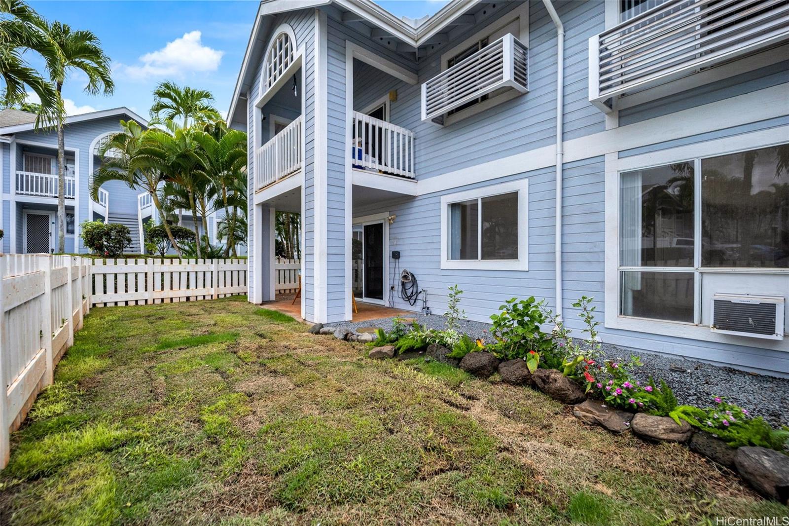 Waikele townhouse # G102, Waipahu, Hawaii - photo 3 of 19