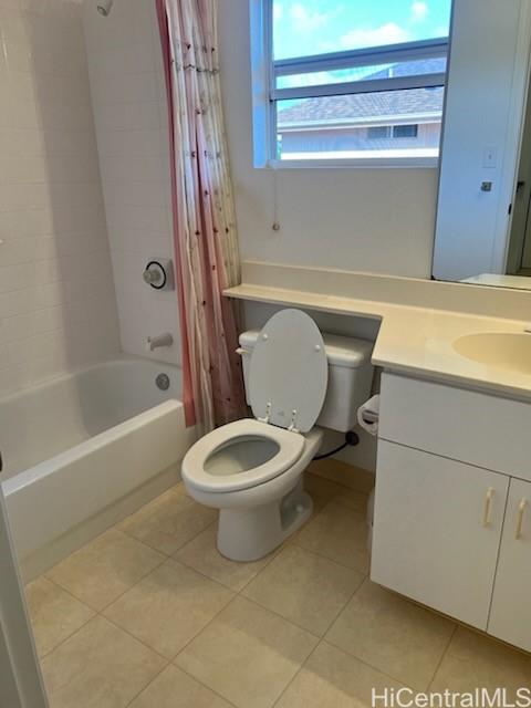 94-211 B  Loku Place Waikele, Waipahu home - photo 4 of 7