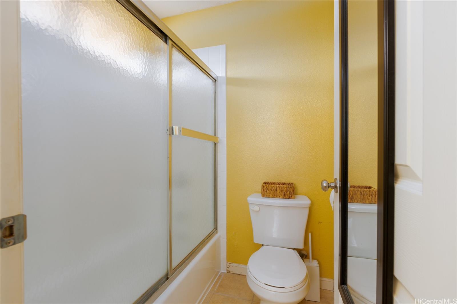 94-212  Huewai Place Waikele, Waipahu home - photo 15 of 24