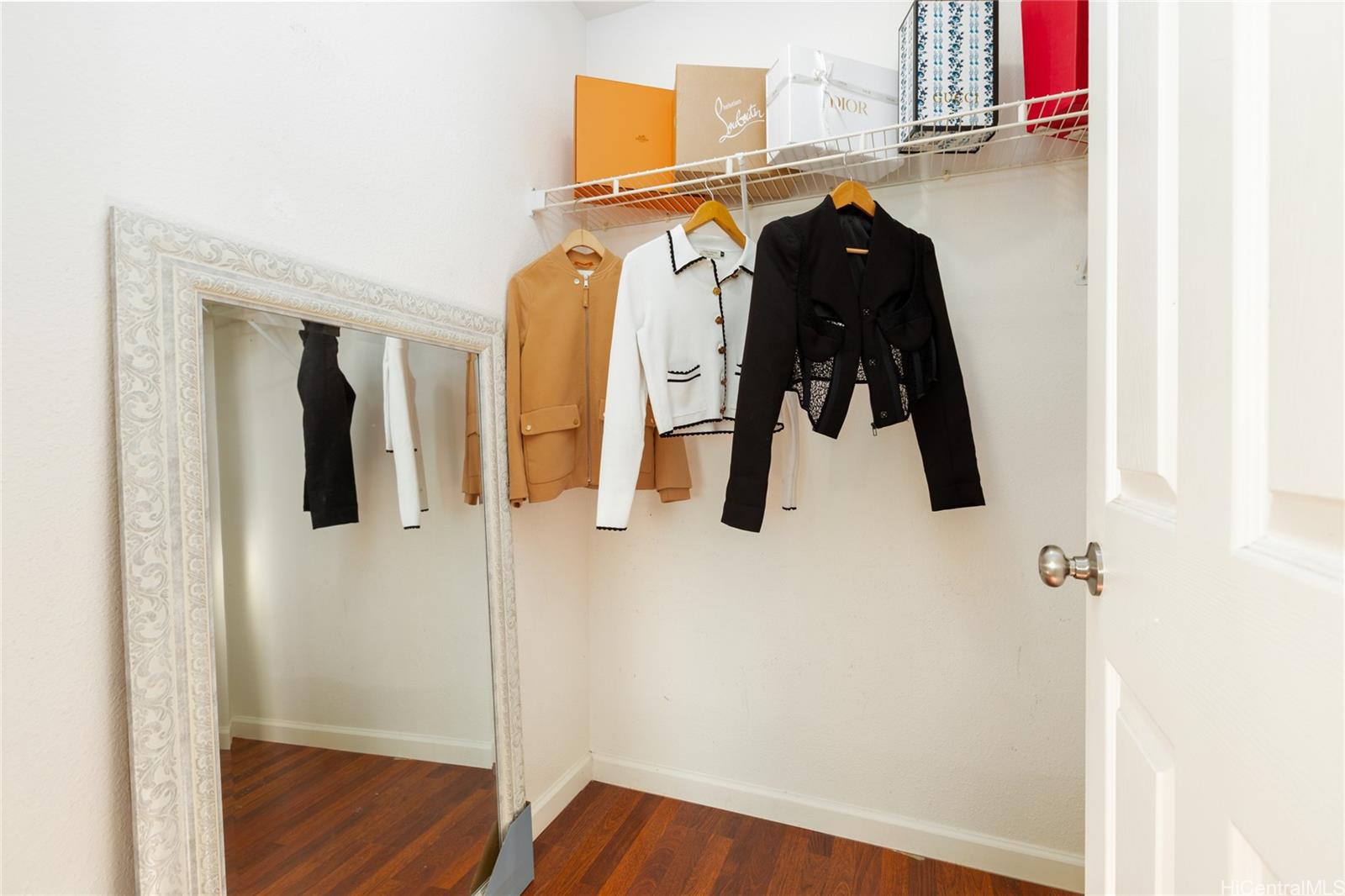 94-212  Huewai Place Waikele, Waipahu home - photo 16 of 24